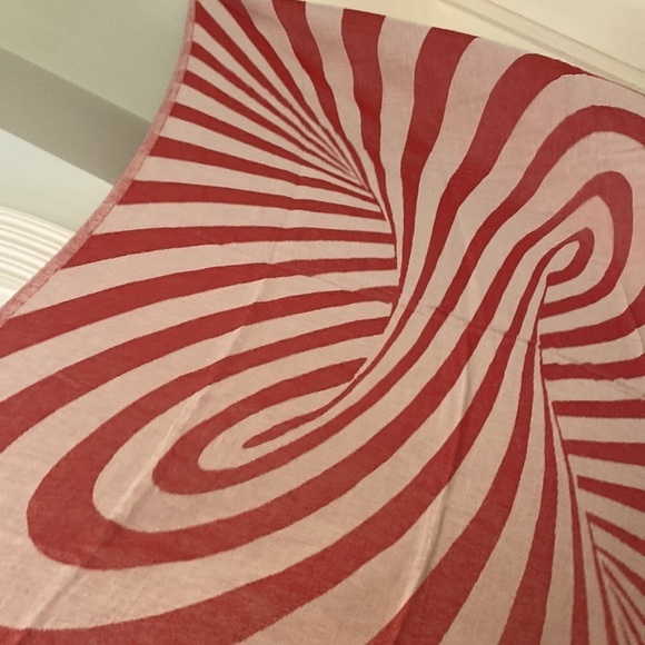 Wonderland 100% Organic Cotton with Eyelash Fringe Alice Red 2 Sides FLiPSiDE - Picture 2 of 10